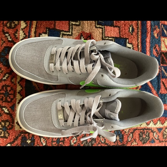 Nike Air Force 1’s wolf grey/green size8 w/box - Picture 5 of 6